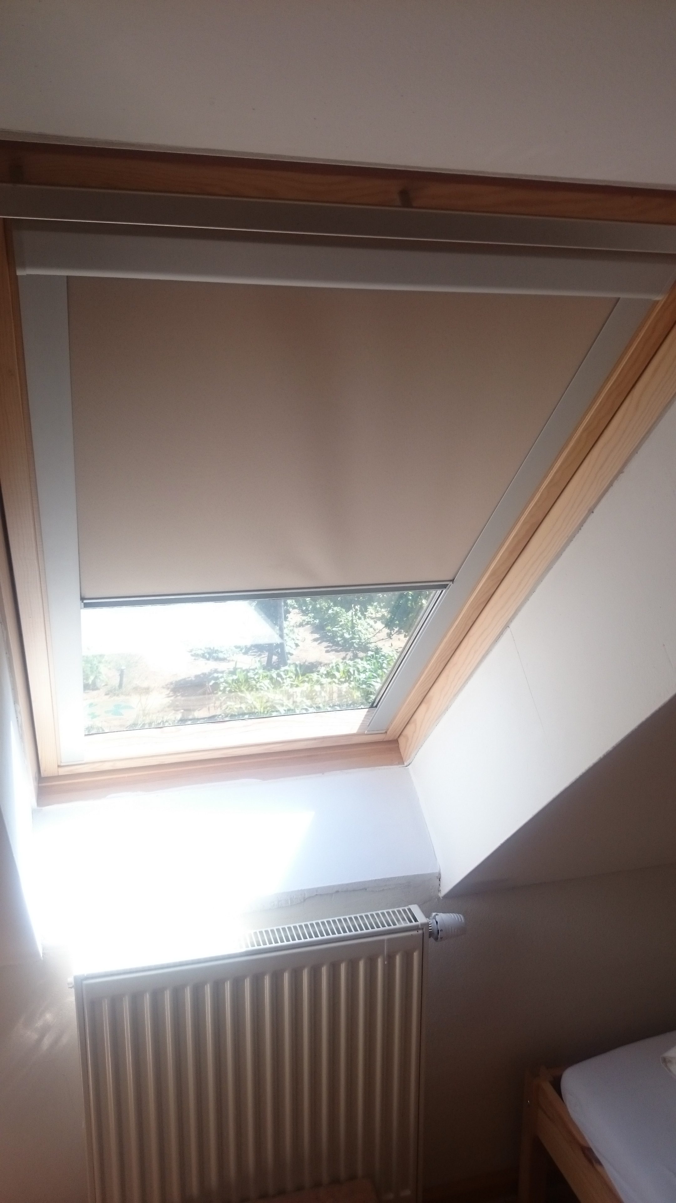 Zatemňujúce roletky Velux - protislnečné