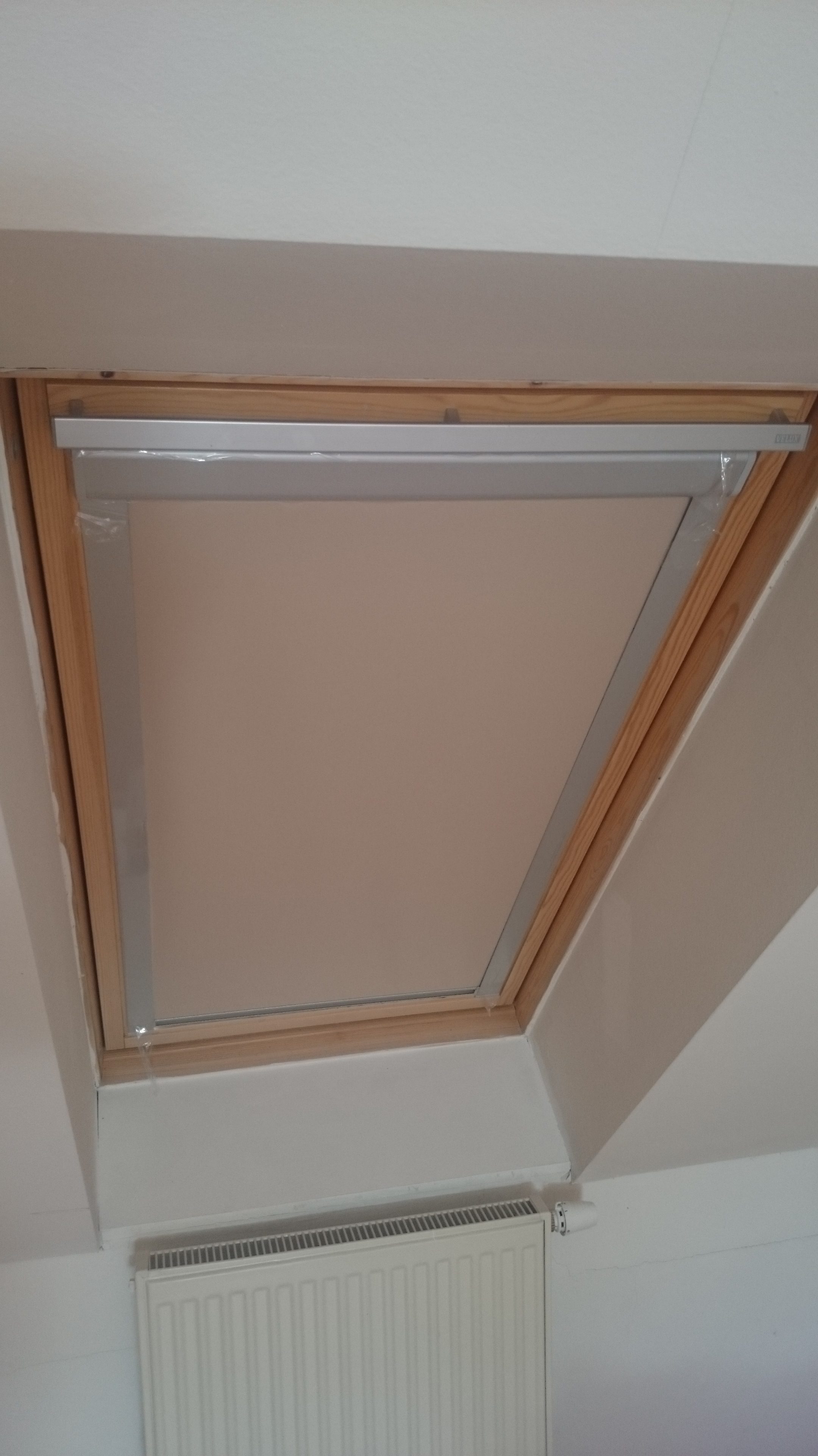 Zatemňujúce roletky Velux - protislnečné